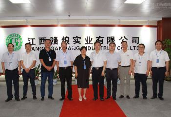 南昌縣委常委陳偉峰先生一行到公司調(diào)研，宣講政府扶持政策